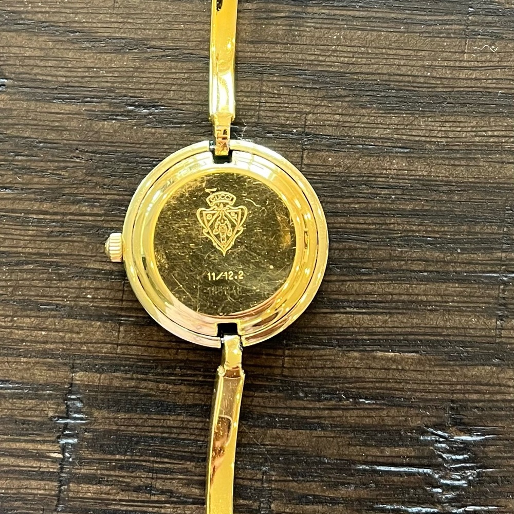 Vintage Gucci Gold Bangle Bezel Watch 11/12.2 - Picture 2 of 7